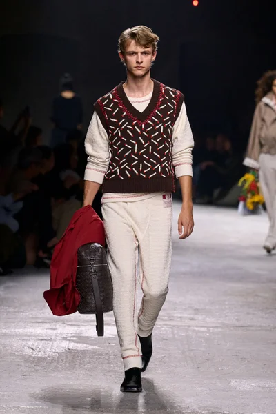Look 20